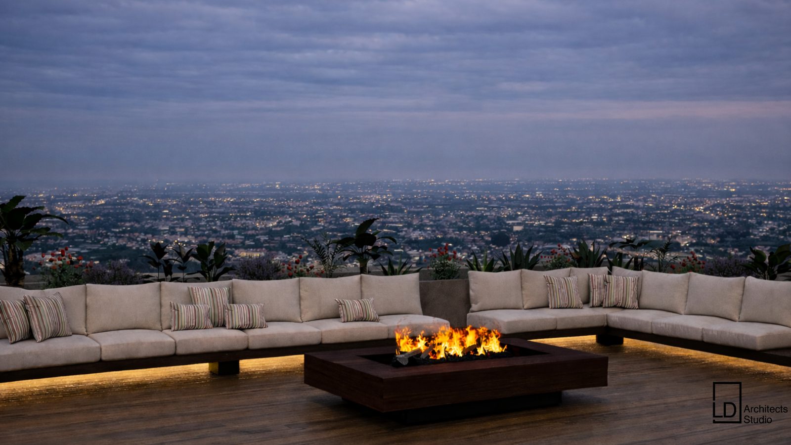 Terrazza con divano panoramico e braciere, vista sulla città